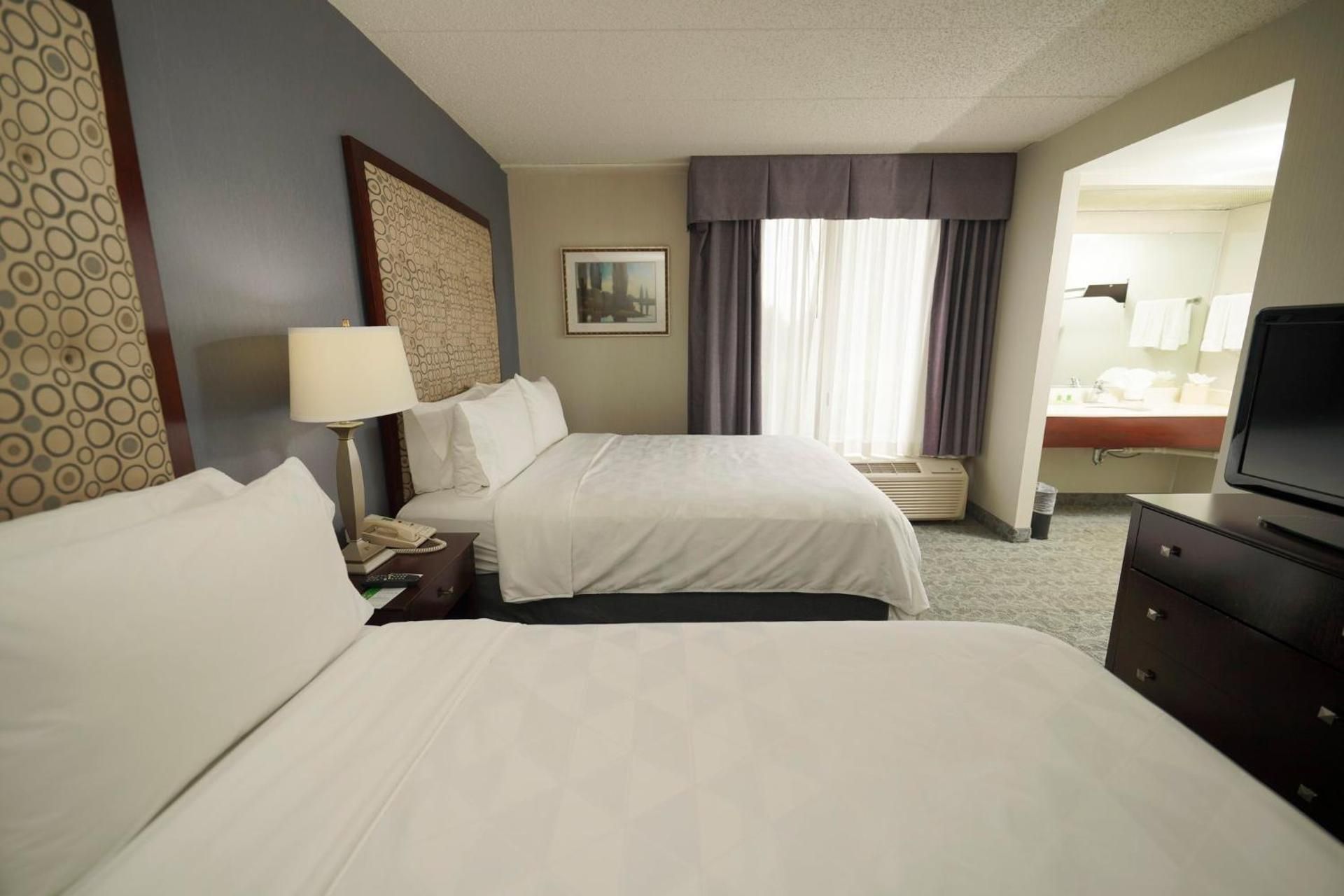 2 Queen Suite