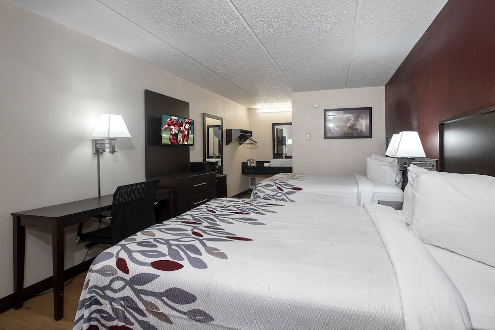 Red Roof Inn Champaign - University Deluxe Room, 2 Double Beds, Non Smoking 2