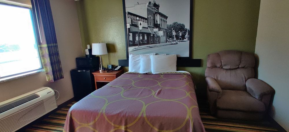 Room, 1 Queen Bed, Non Smoking (Mobility Accessible)