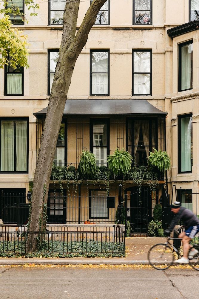 undefined The Chicago Hotel Collection Ambassador Gold Coast 6