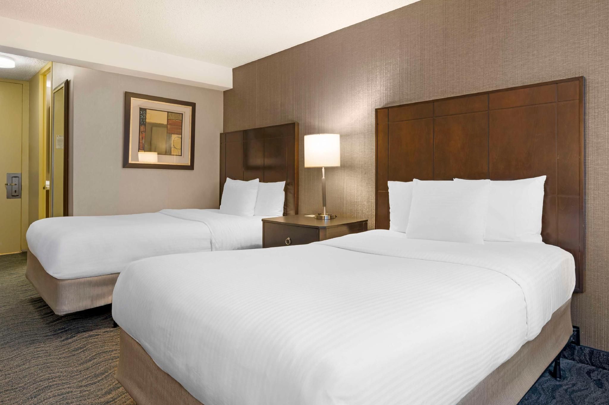 2 double beds, nonsmoking