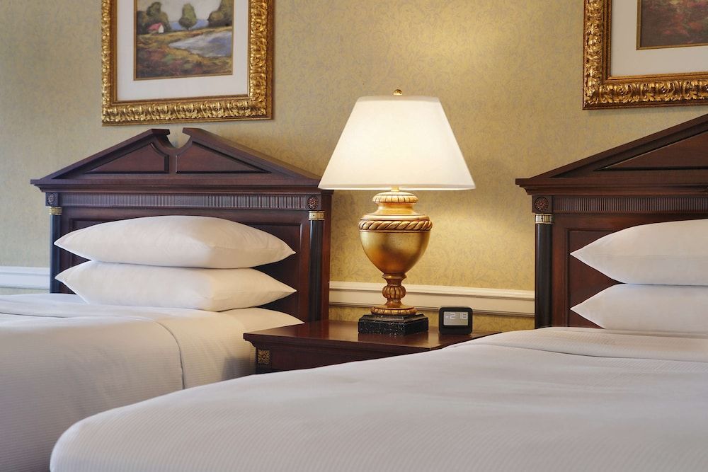 The Drake Room, 2 Twin Beds (Dual European) 3