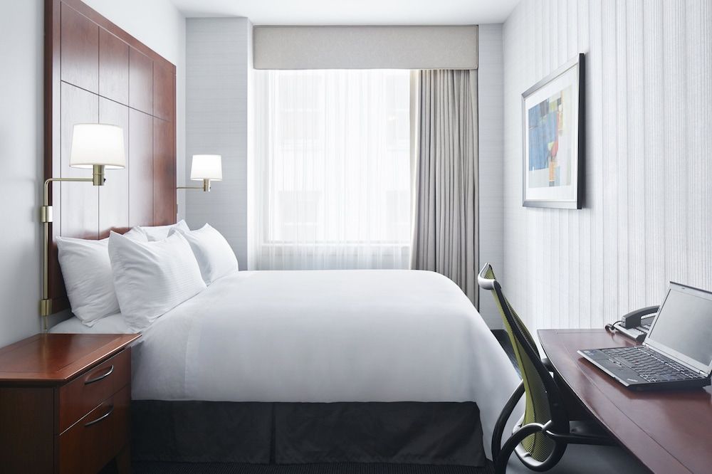undefined Club Quarters Hotel, Central Loop, Chicago 3
