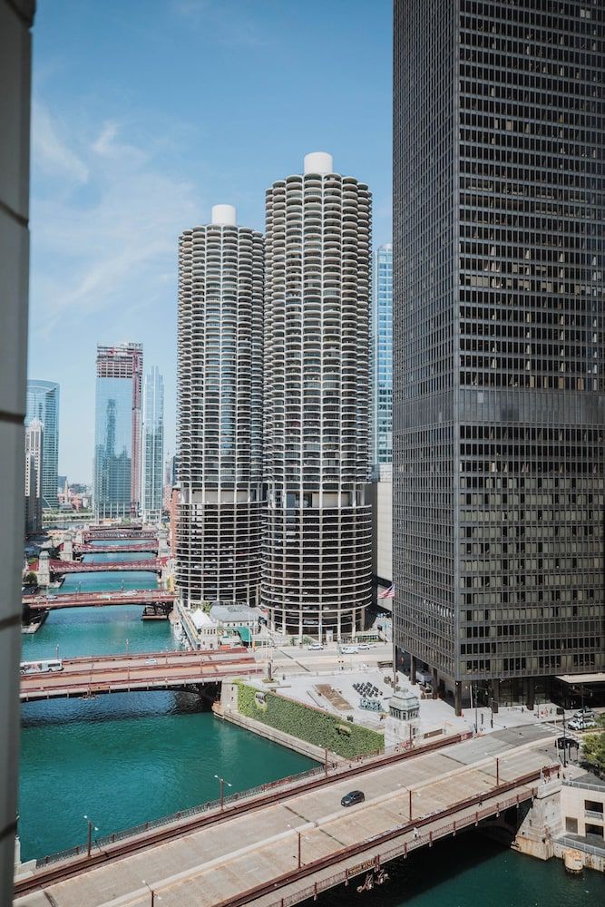 undefined Club Quarters Hotel Wacker at Michigan, Chicago 4