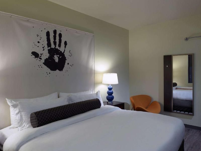 undefined ACME Hotel Chicago, Outset Collection by Hilton 9