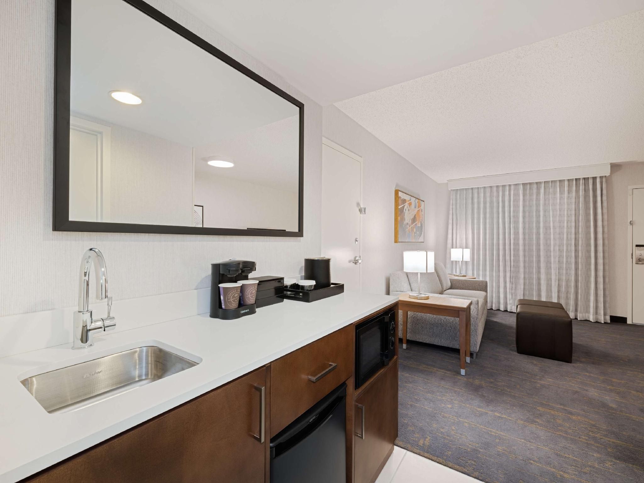 2 Room Suite-1 King Bed Cityview-nonsmoking