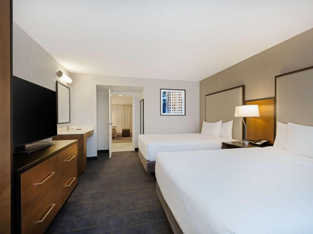undefined Embassy Suites by Hilton Chicago Downtown River North 8