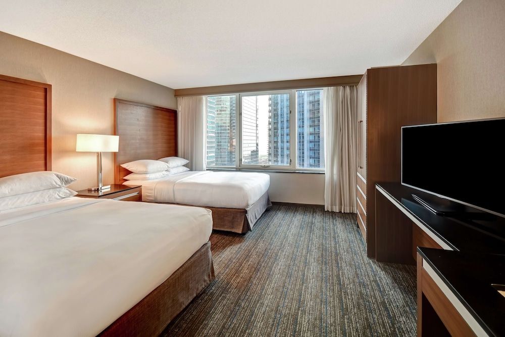 undefined Embassy Suites by Hilton Chicago Downtown Magnificent Mile 8