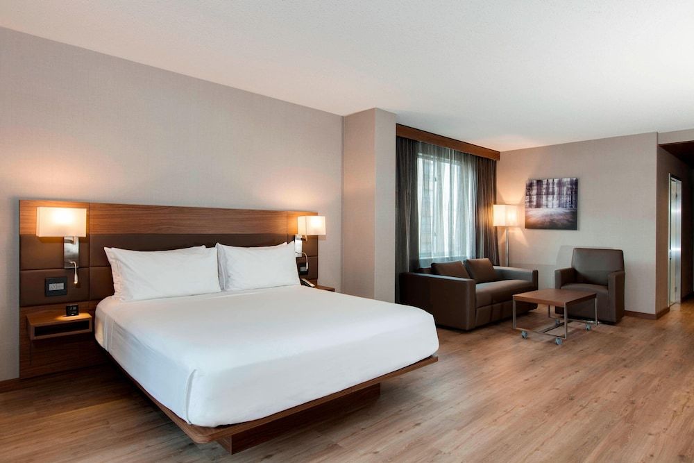 undefined AC Hotels by Marriott Chicago Downtown 10