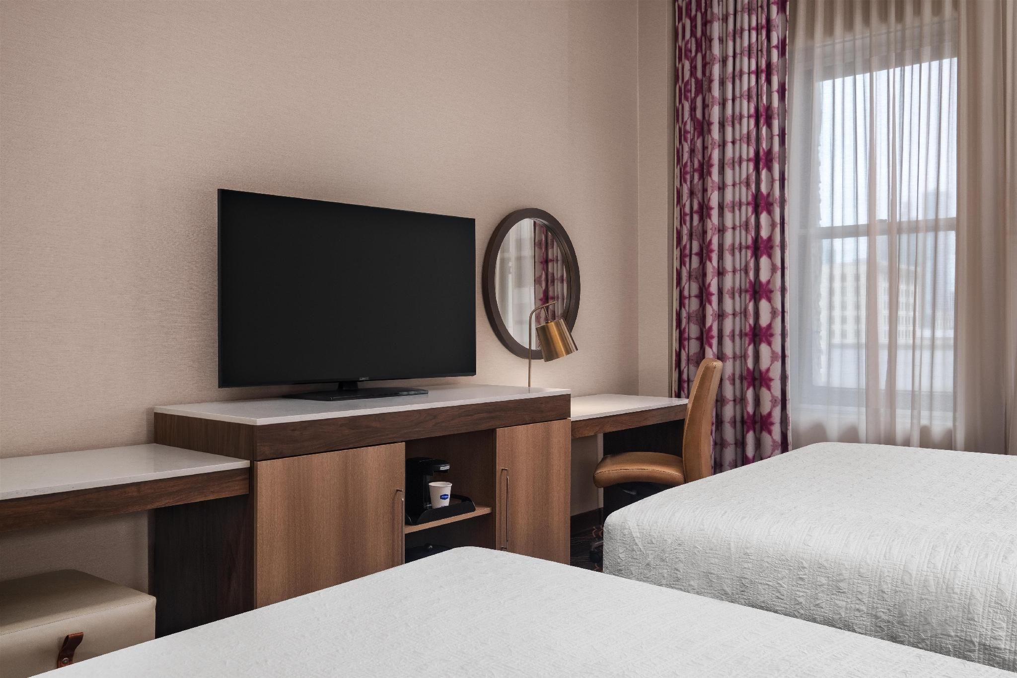 undefined Hampton Inn Majestic Chicago Theatre District 10