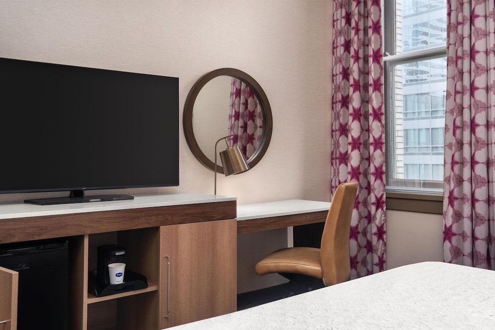 undefined Hampton Inn Majestic Chicago Theatre District 9