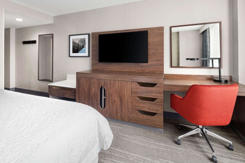 Hampton Inn & Suites Chicago Downtown