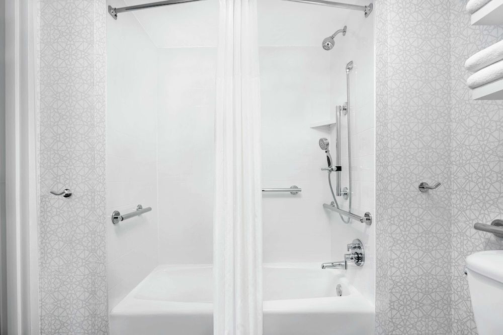 undefined Hampton Inn & Suites Chicago Downtown 7