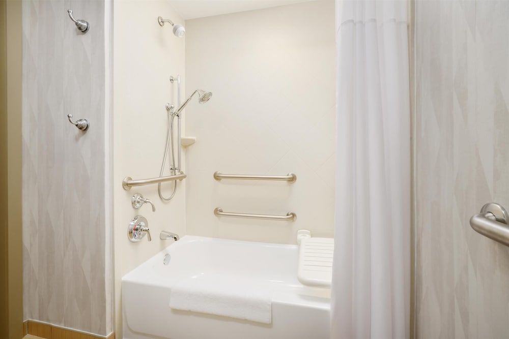 Hampton Inn by Hilton Chicago-Midway Airport Room, 1 King Bed, Accessible, Non Smoking 36