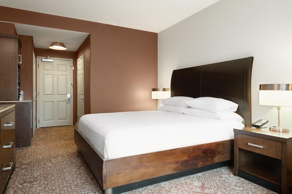 undefined Hilton Garden Inn Chicago Downtown/Magnificent Mile 9