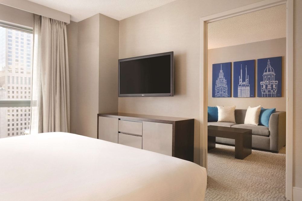 Suite, Accessible, Non Smoking (Roll-in Shower)