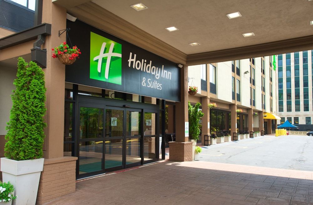 undefined Holiday Inn & Suites Chicago - Downtown by IHG 5