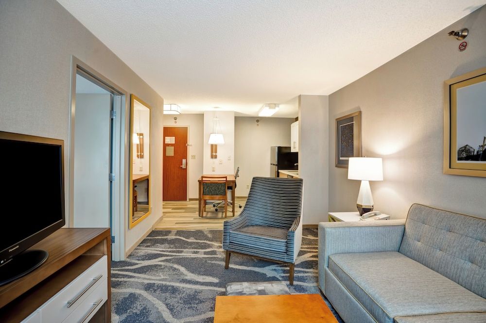 Homewood Suites by Hilton Chicago-Downtown Studio Suite, 1 King Bed with Sofa bed, Non Smoking 6