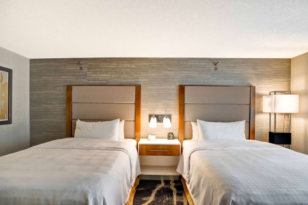Suite, Non Smoking (2 Queen Beds with Sofabed)