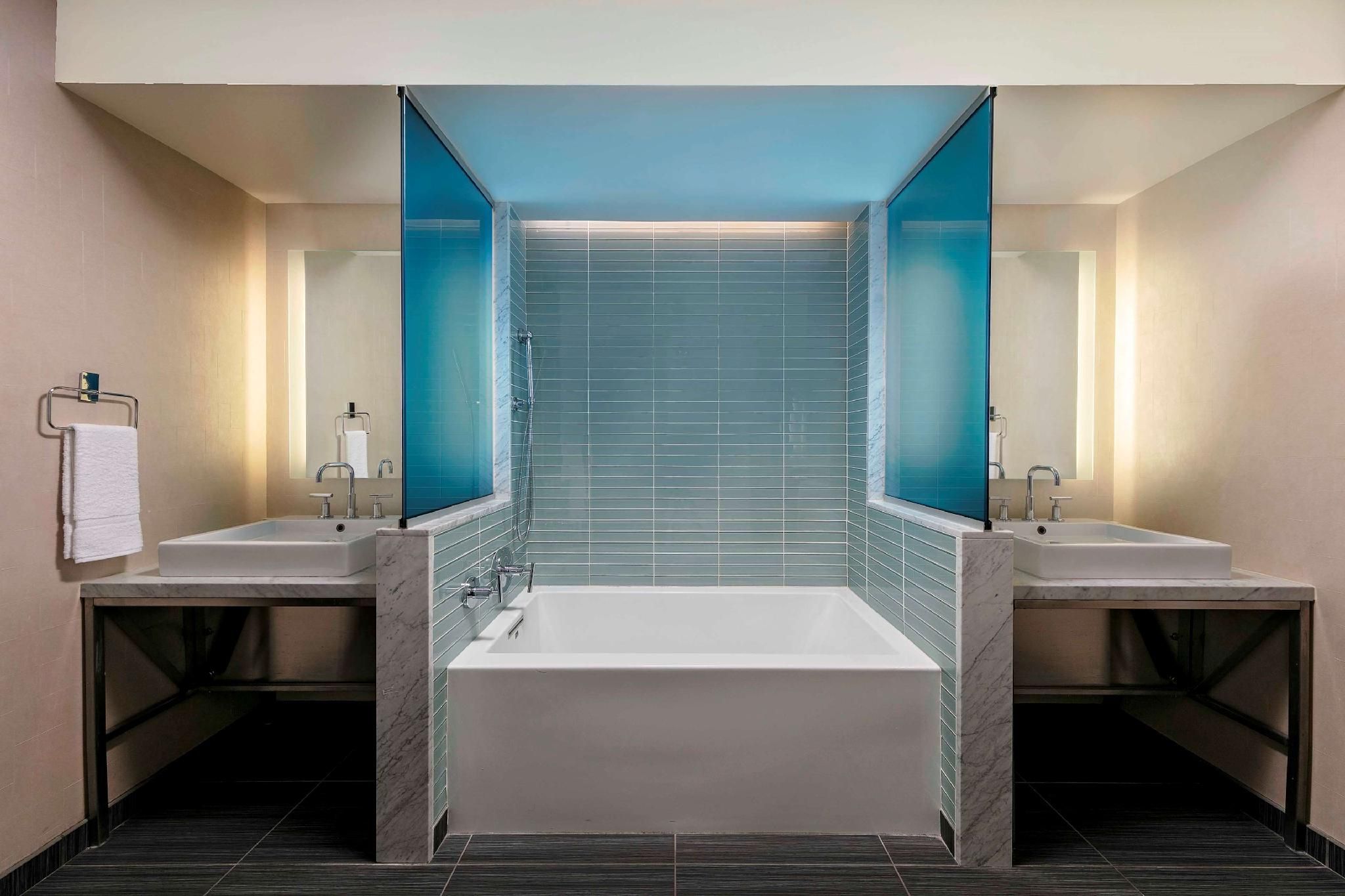 Two Bedroom Michigan Suite - King - Hearing Accessible