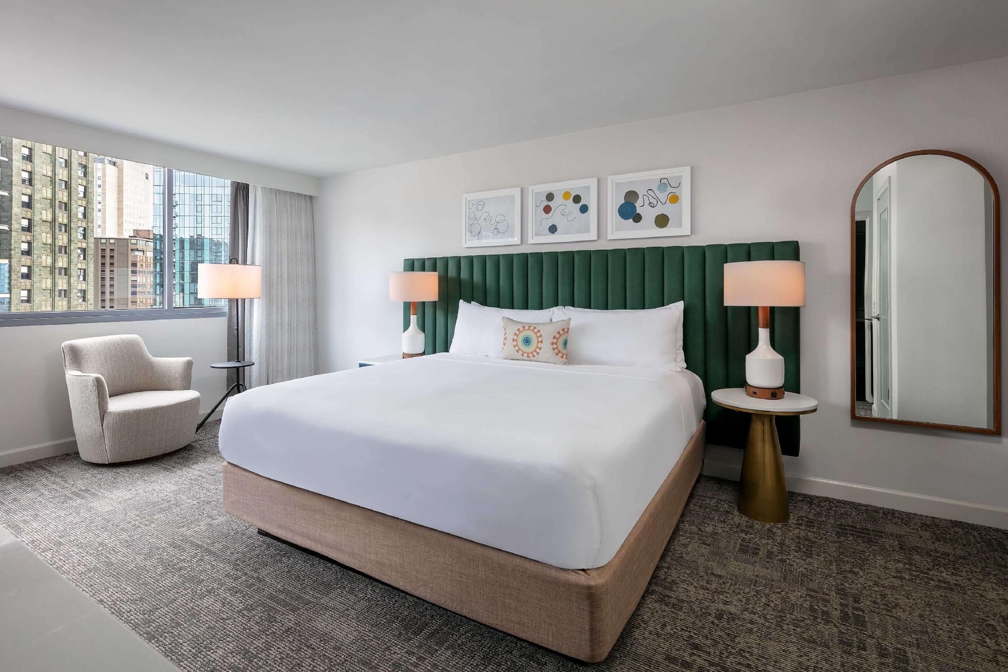 One Bedroom Royal Suite - King