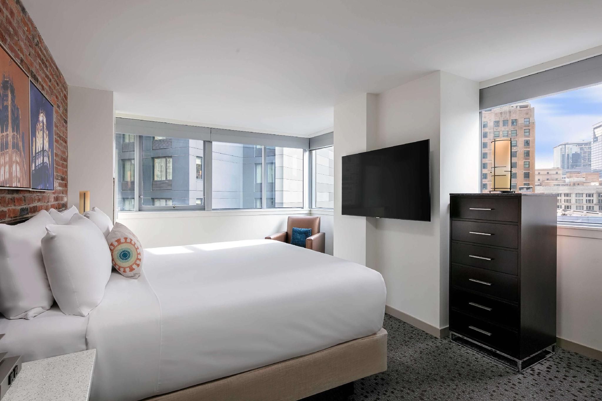 Two Bedroom Michigan Suite - King - Hearing Accessible
