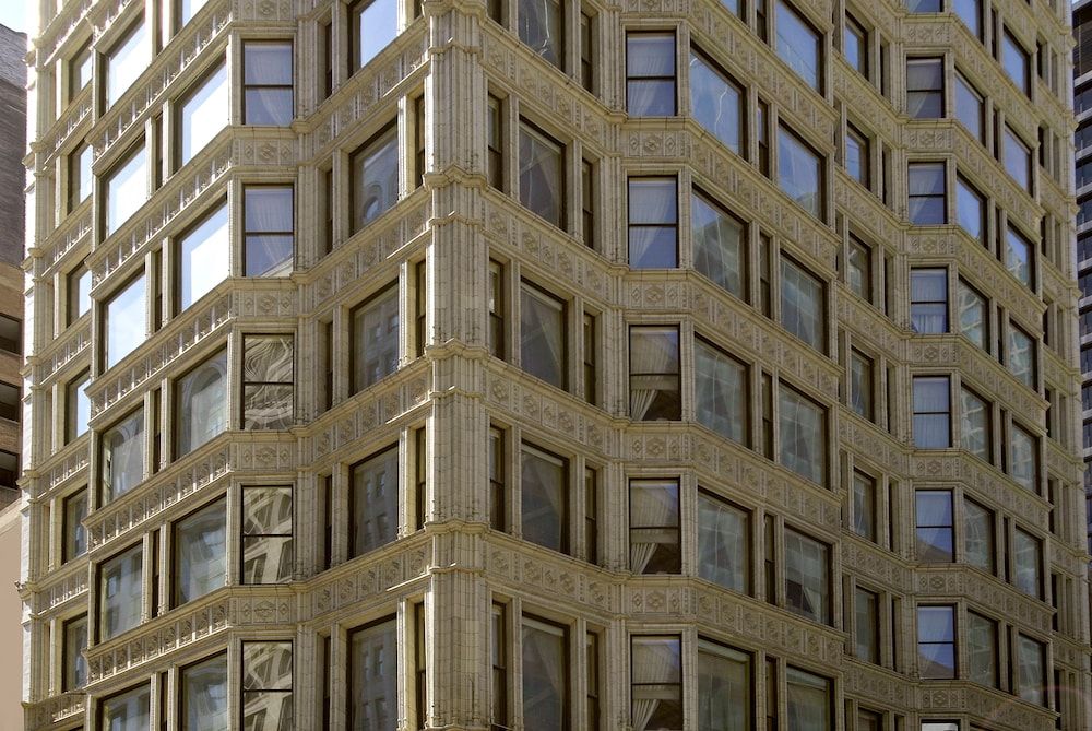 undefined Staypineapple, An Iconic Hotel, The Loop 3