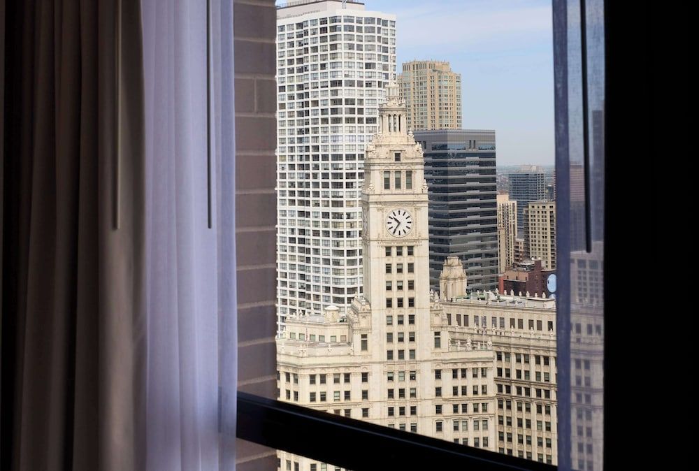 undefined Hyatt Regency Chicago 4
