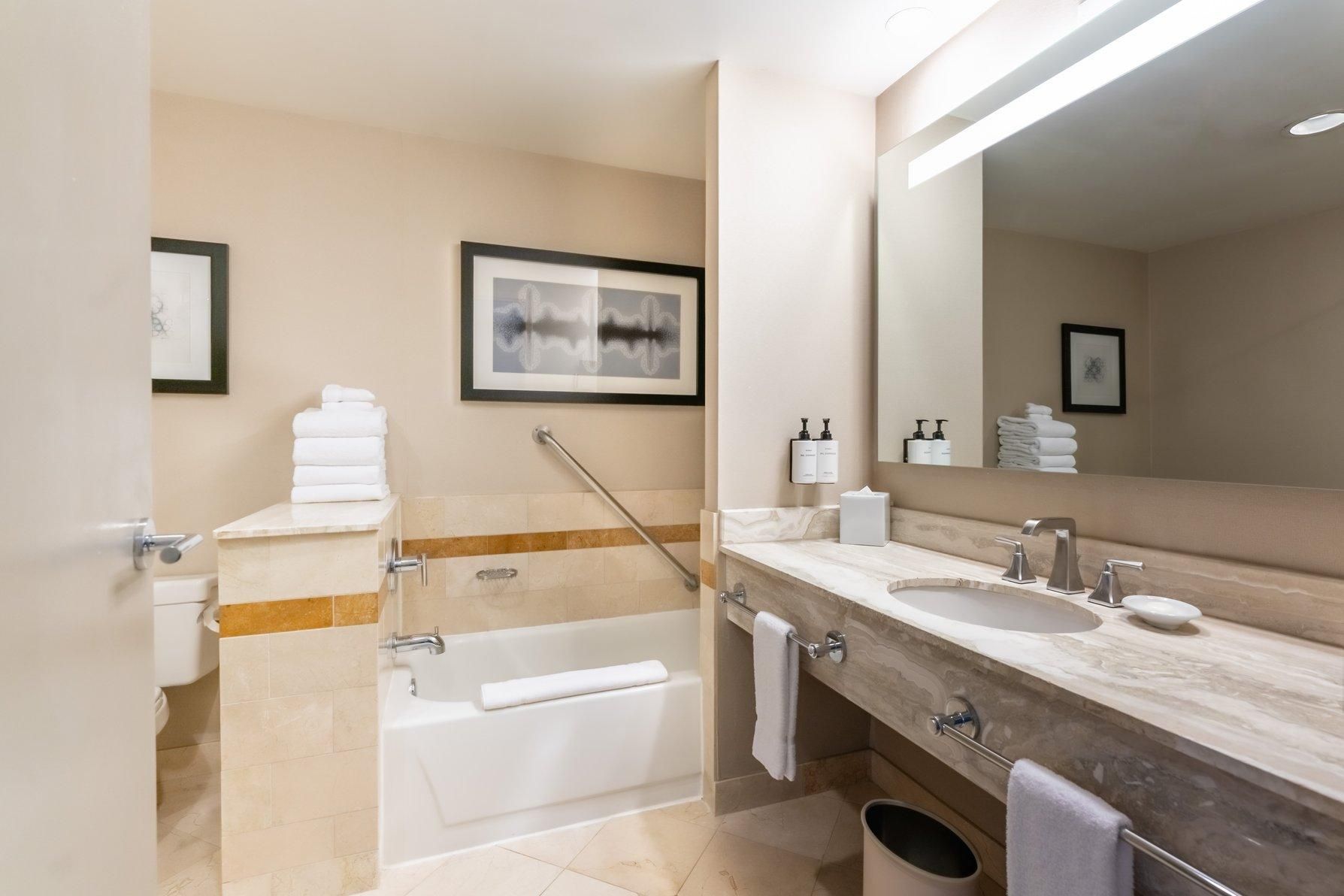 1 King Premium Premier City View Executive Tower