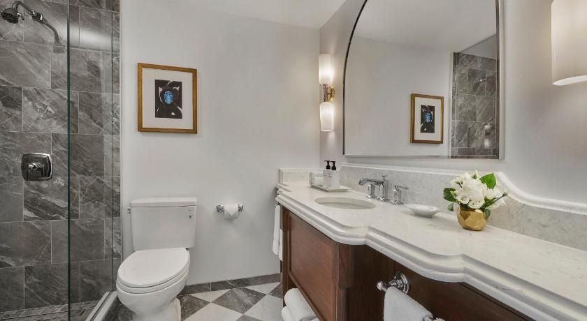 InterContinental Chicago Magnificent Mile by IHG Classic Room 10