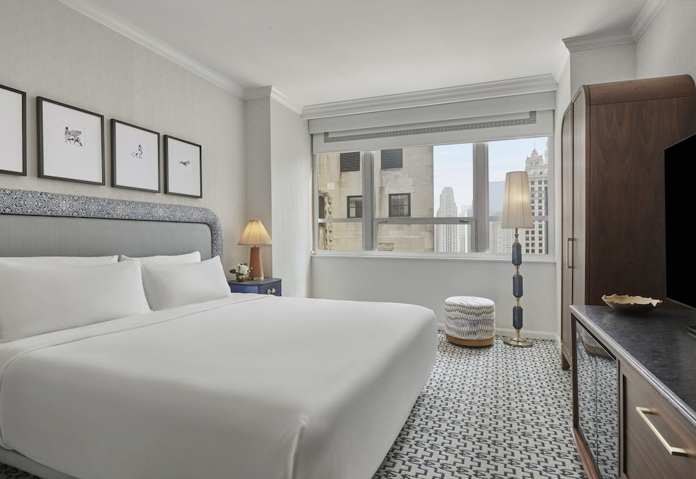Classic Room, 1 King Bed, Mobility Accessible (Roll-In Shower)