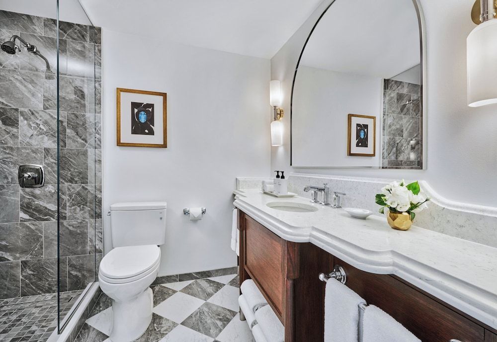 InterContinental Chicago Magnificent Mile by IHG Classic Room 9