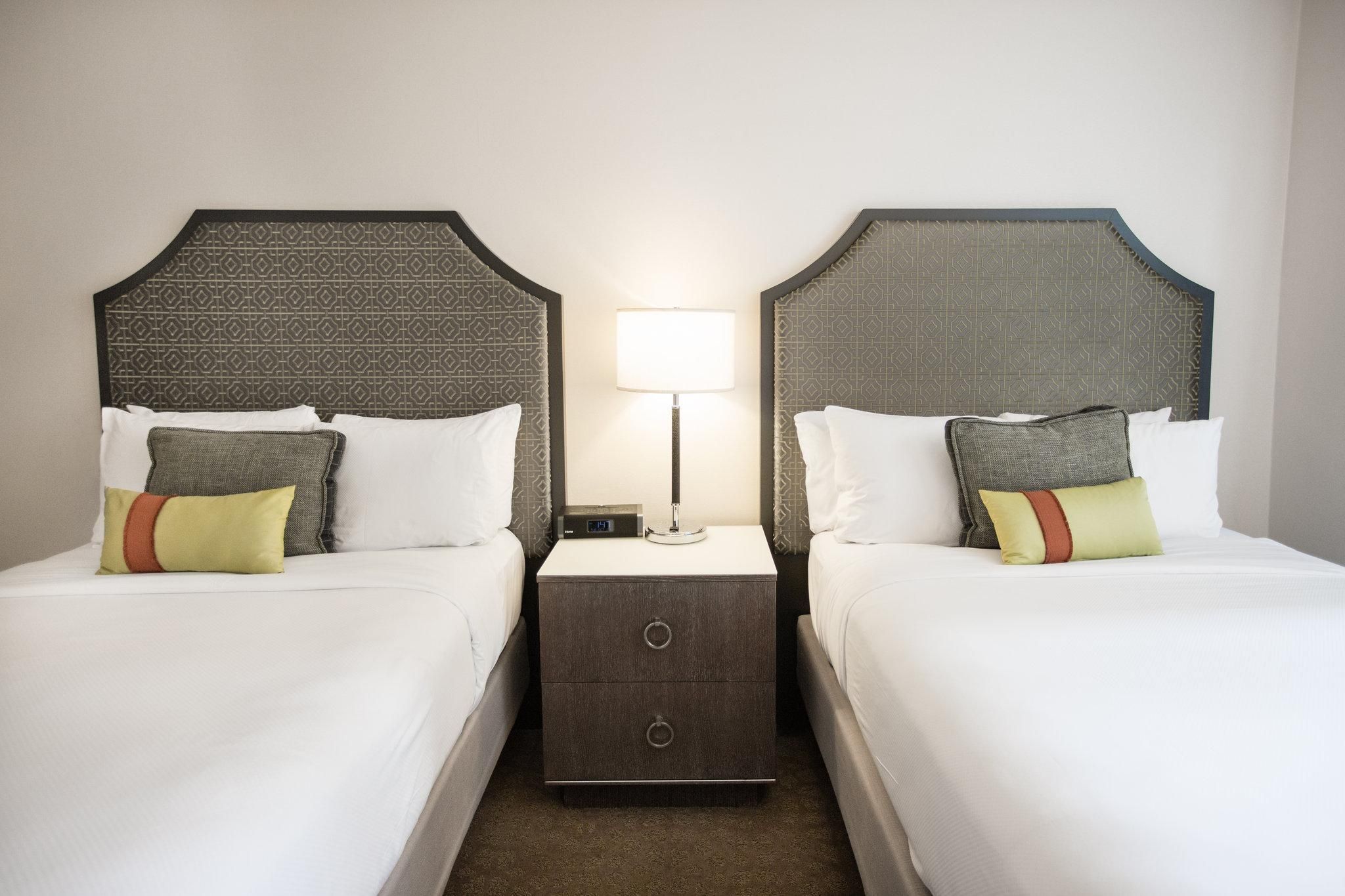 InterContinental Chicago Magnificent Mile by IHG Classic Room 8