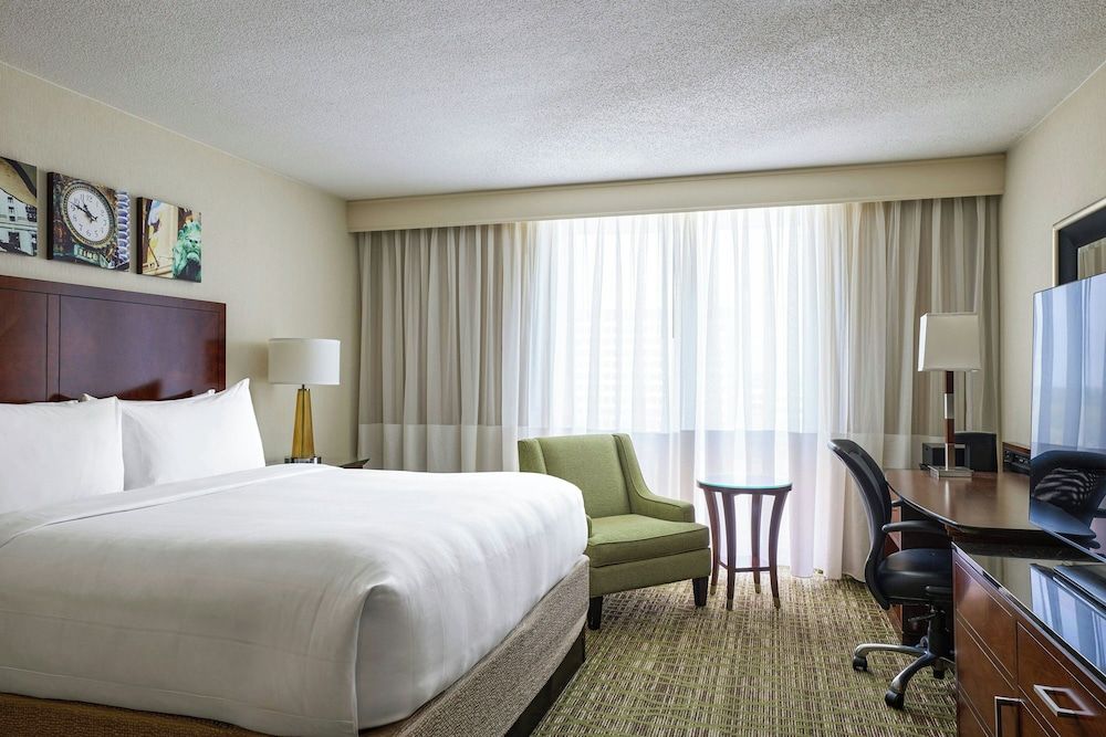 Marriott Chicago O'Hare Room, 1 King Bed 2