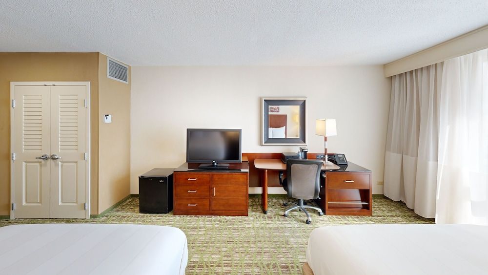 undefined Marriott Chicago O'Hare 8