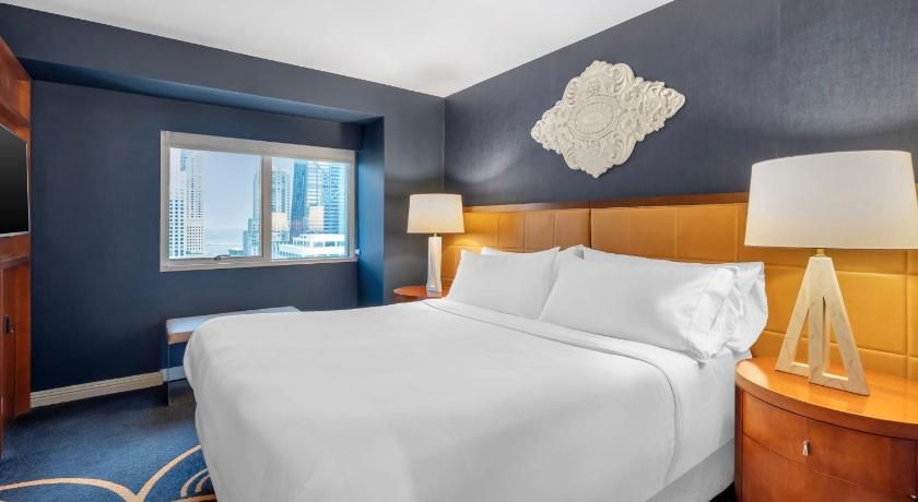 undefined Omni Chicago Hotel 9