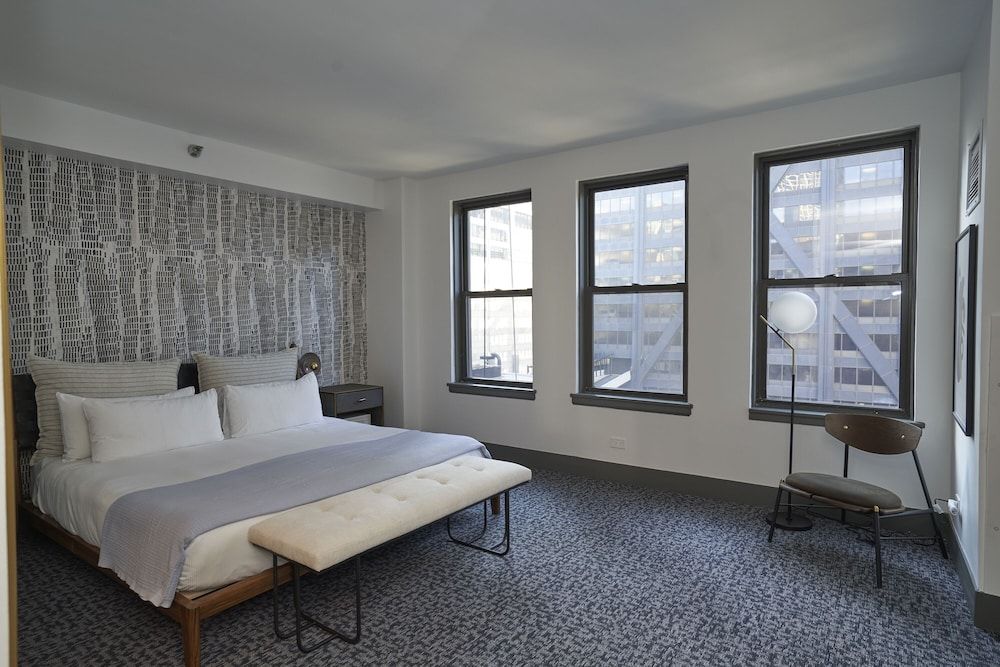 Gale Chicago Signature King Bed 7