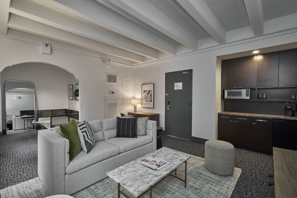 Gale Chicago Grande Suite One Bedroom 2