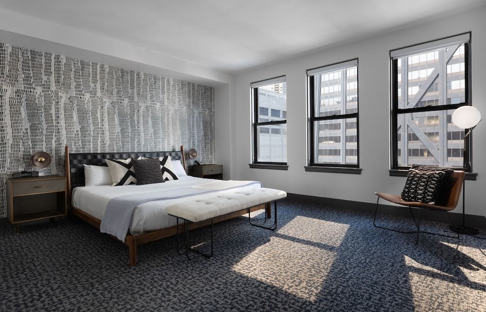 Gale Chicago Signature King Bed ADA 6