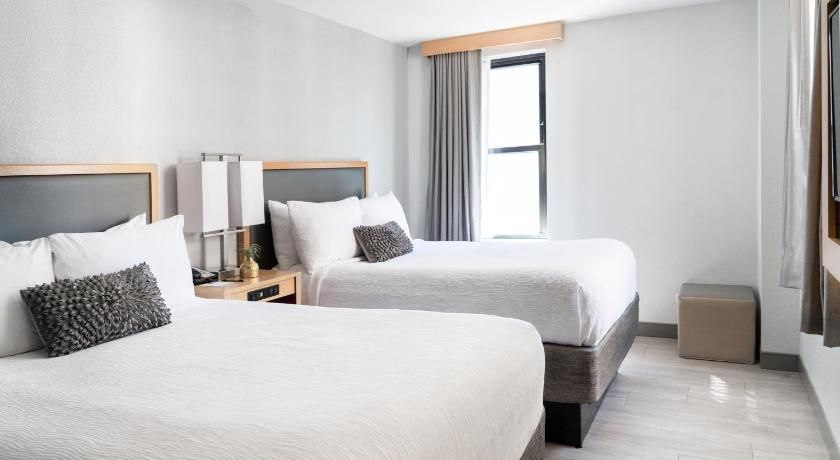 undefined Hotel Saint Clair- Magnificent Mile 3