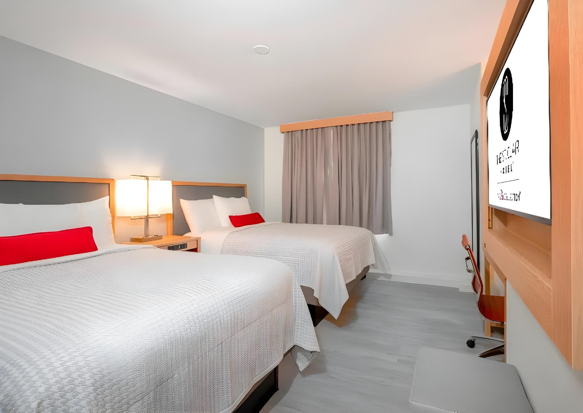 undefined Hotel Saint Clair- Magnificent Mile 6