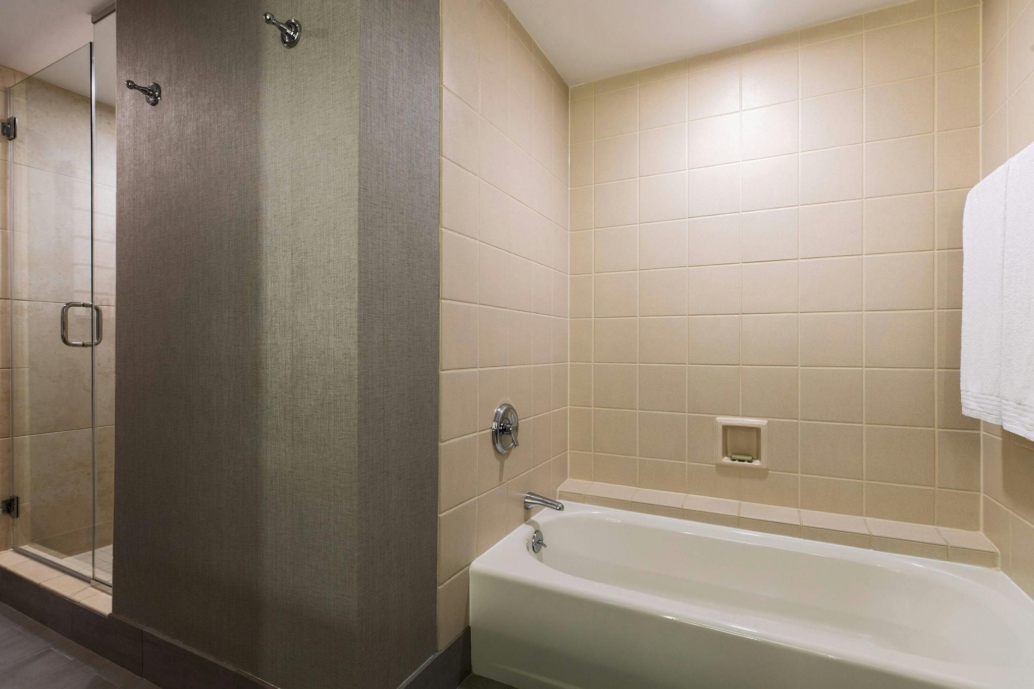 Executive Suite, 1 Bedroom Suite, 1 King, Chicago River view