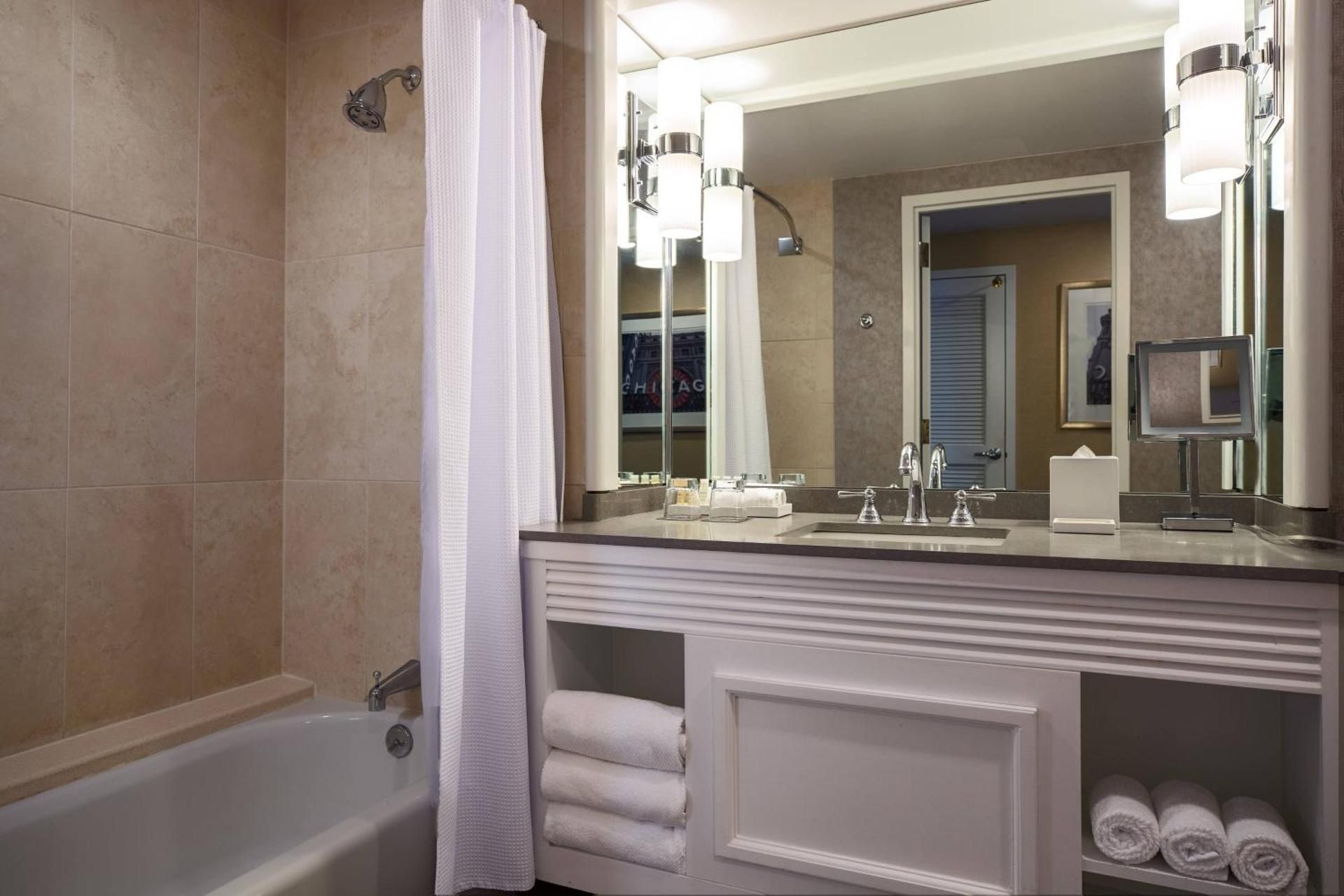 Club lounge access, Guest room, 1 King