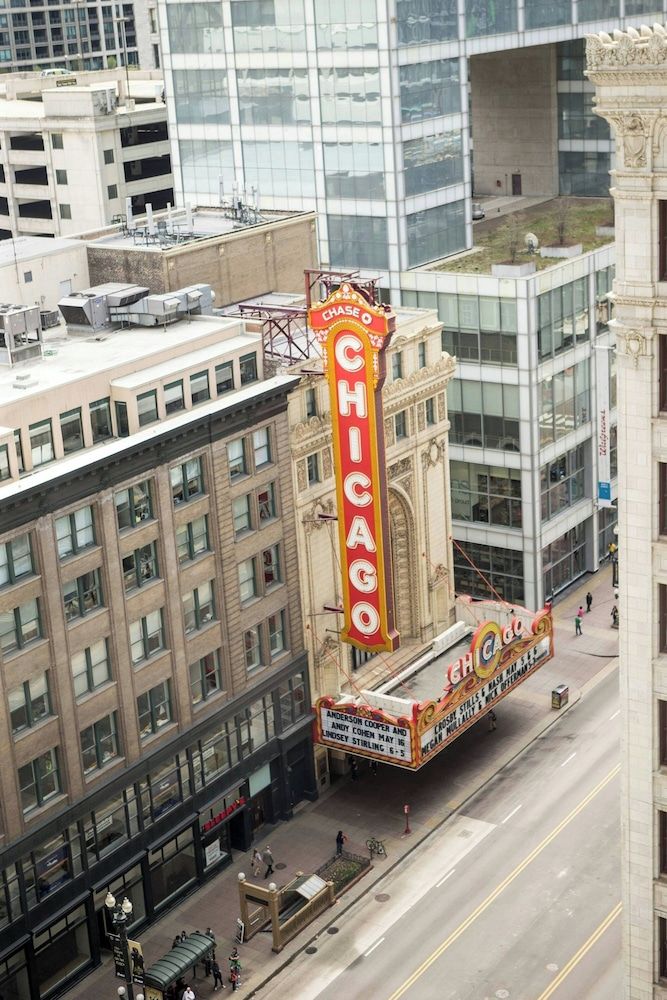 undefined Renaissance Chicago Downtown Hotel 2