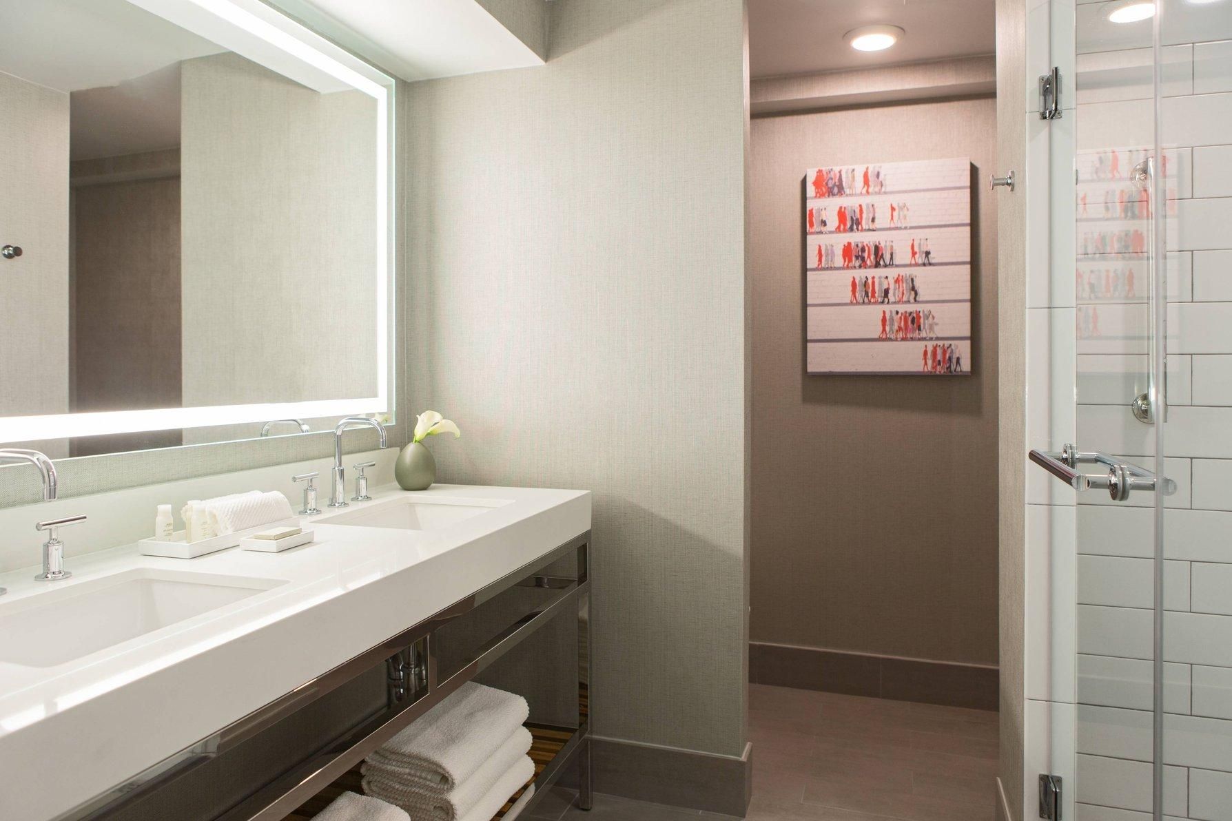 undefined Renaissance Chicago Downtown Hotel 7