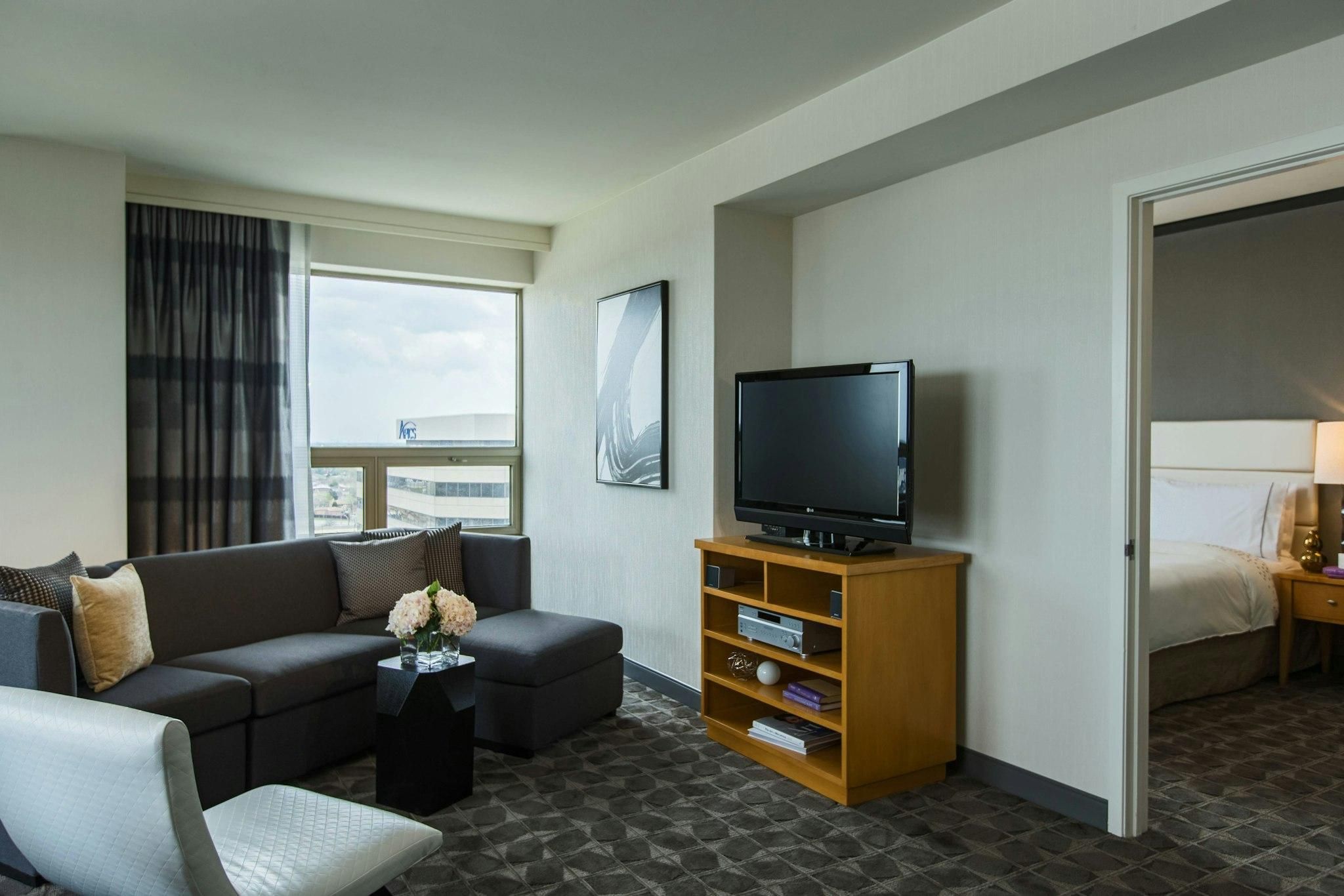undefined Renaissance Chicago O'Hare Suites Hotel 5