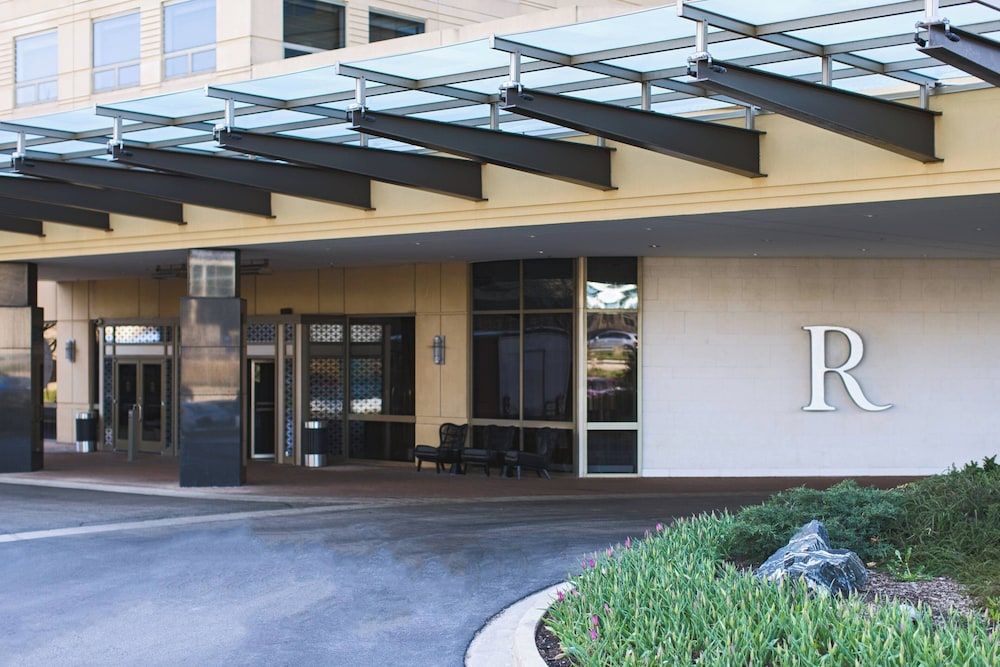 undefined Renaissance Chicago O'Hare Suites Hotel 3
