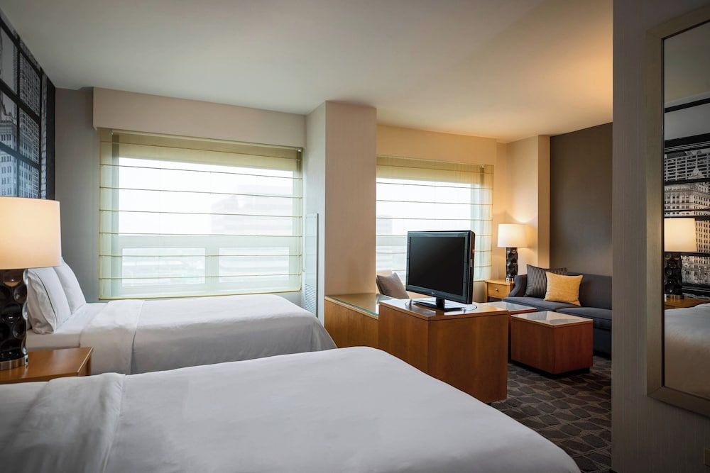 undefined Renaissance Chicago O'Hare Suites Hotel 9