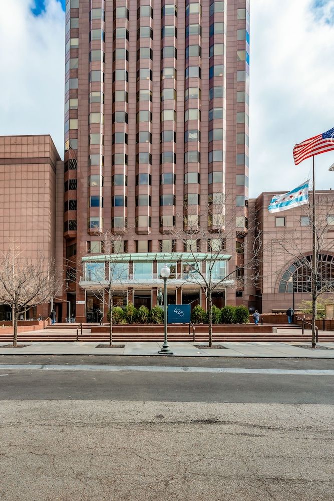undefined The Buckingham Hotel 5