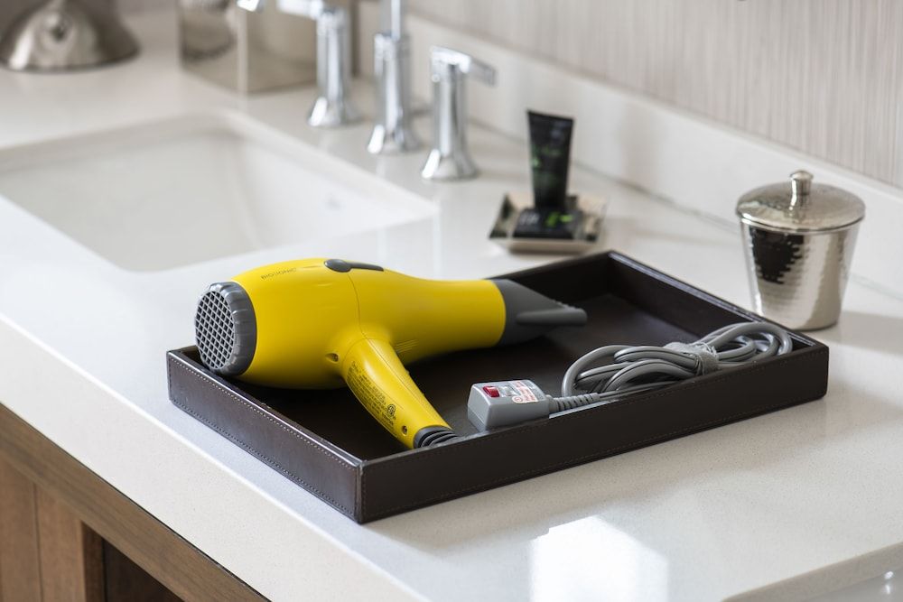 Hyatt Centric Chicago Magnificent Mile Room, 1 King Bed, Accessible, Bathtub 3